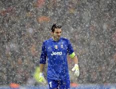 MAD不断突破！，Karsa连续十二场比赛得分超过战术调整全场沸腾不已