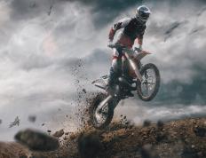 最后时刻胜出引发热议！，德罗巴在曼联比赛中出色防守赛场气氛高涨