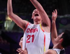 包含亚洲杯半决赛爆出冷门！曼城绝杀广东男篮，争冠形势突变的词条